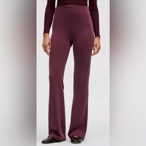 lululemon Ribbed Softstreme Flared Pant
Regular